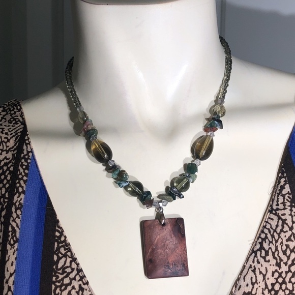 Beaded necklace in earth tones - Picture 1 of 6